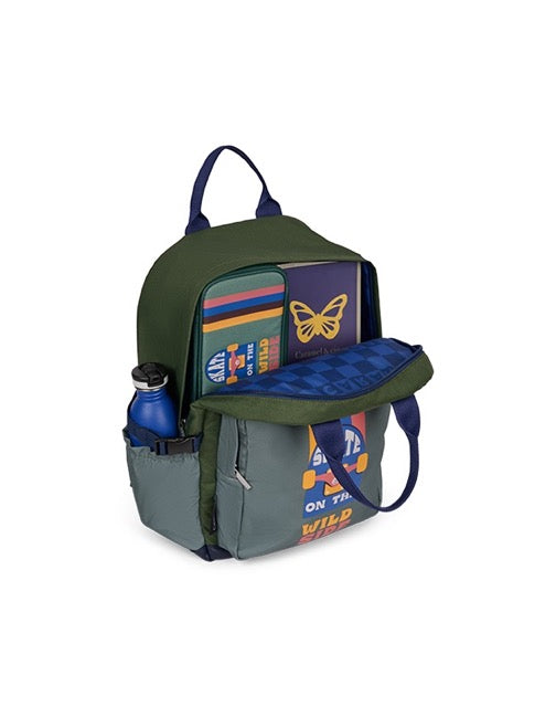 Sac à dos URBAN FLOW vert kaki en situation, prêt pour l'école