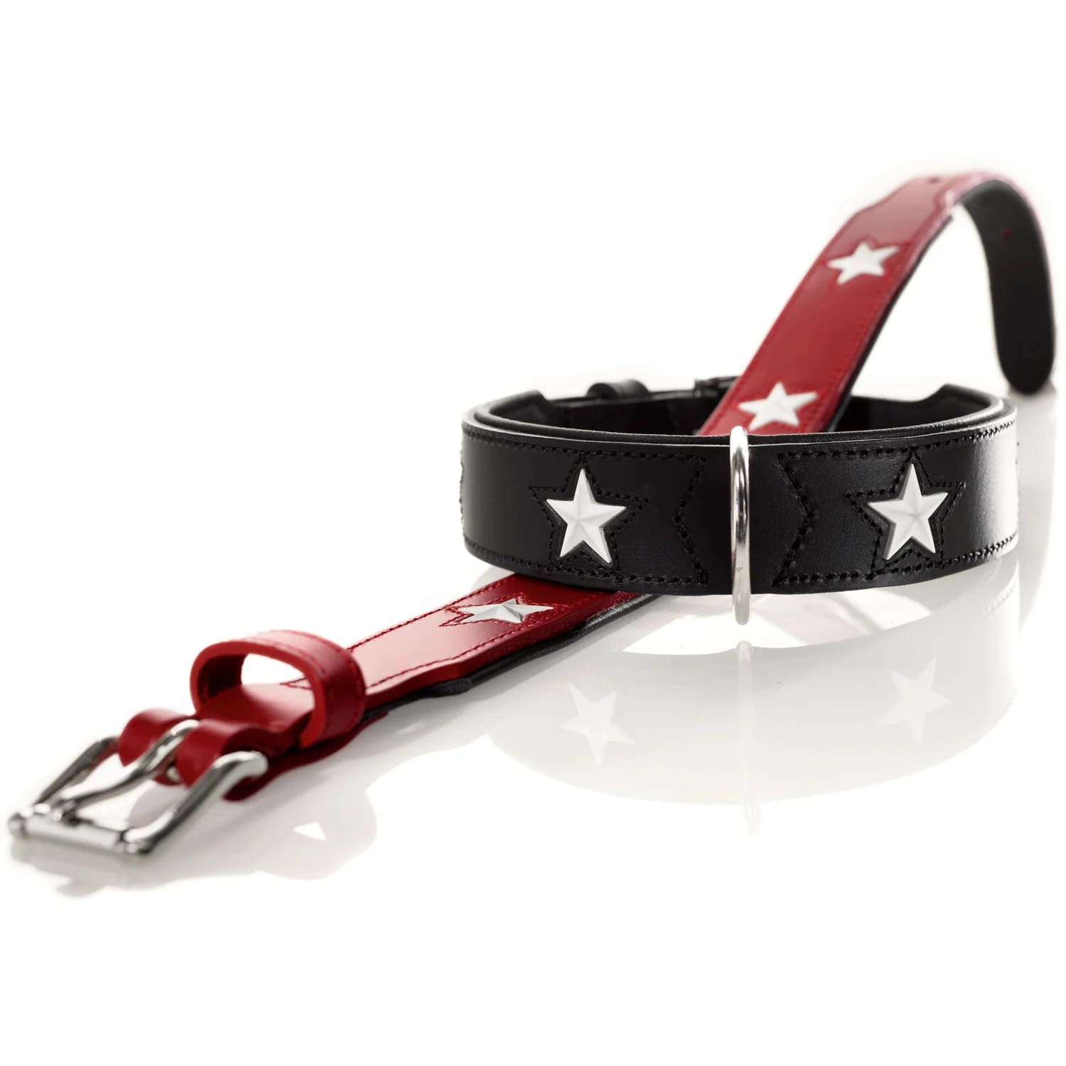 Collier pour chien cuir rouge et noir Magic Star – détails étoiles et boucle