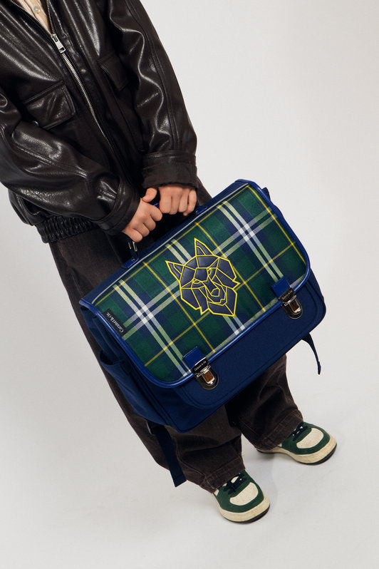 Cartable Wolf Clan Tartan – Audacieux et Iconique Caramel & cie