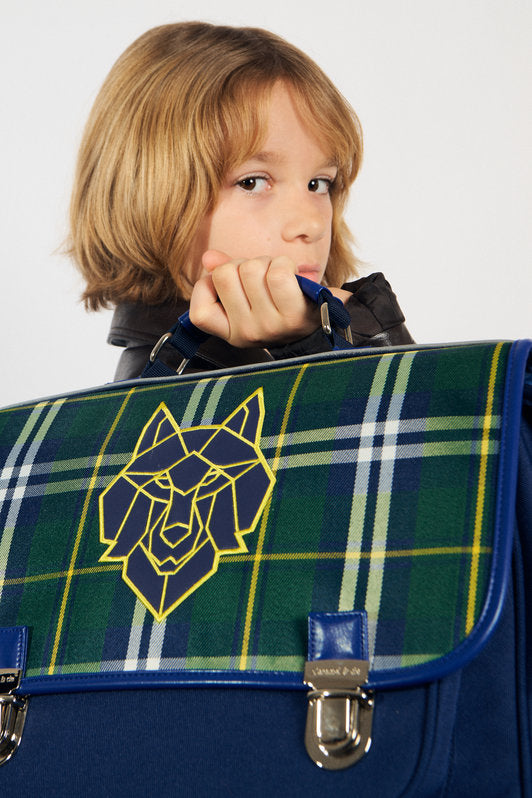 Cartable Wolf Clan Tartan – Audacieux et Iconique Caramel & cie